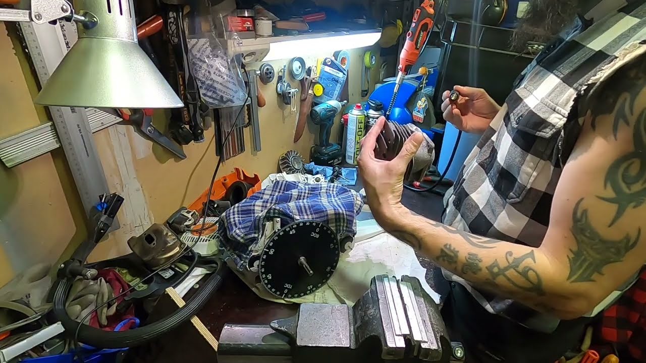 Stihl 241 viritys pintaa syvemm&auml;lt&auml; Chainsaw porting training continues