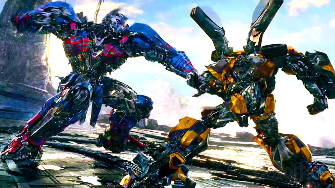 Bumblebee vs. Optimus Prime malvado | Transformers: el último caballero | Clip en Español