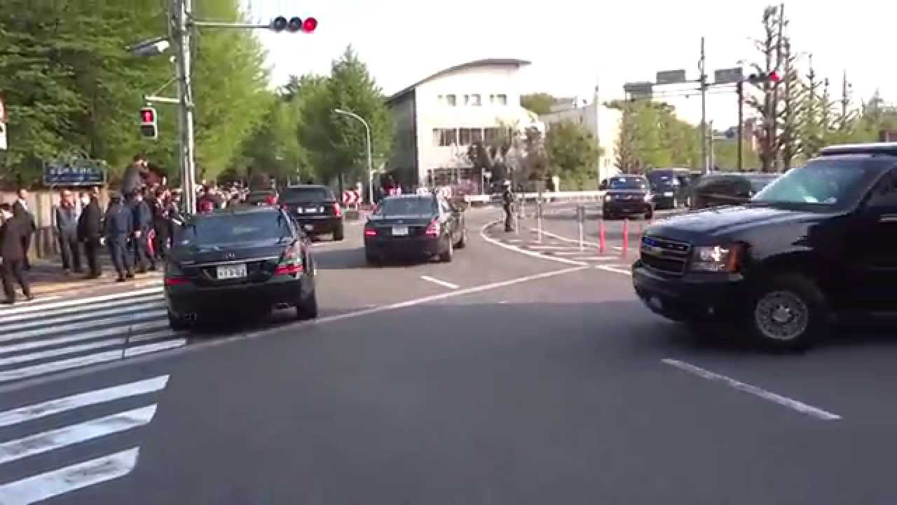 オバマ大統領　大迫力　車列　東京来日　2014　スピンターン　大回転