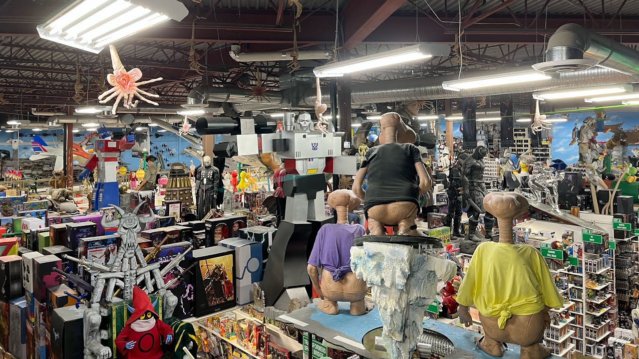 VISITING TOY TRADERS!!! BIGGEST TOY SHOP IN LANGLEY BC CANADA!!!