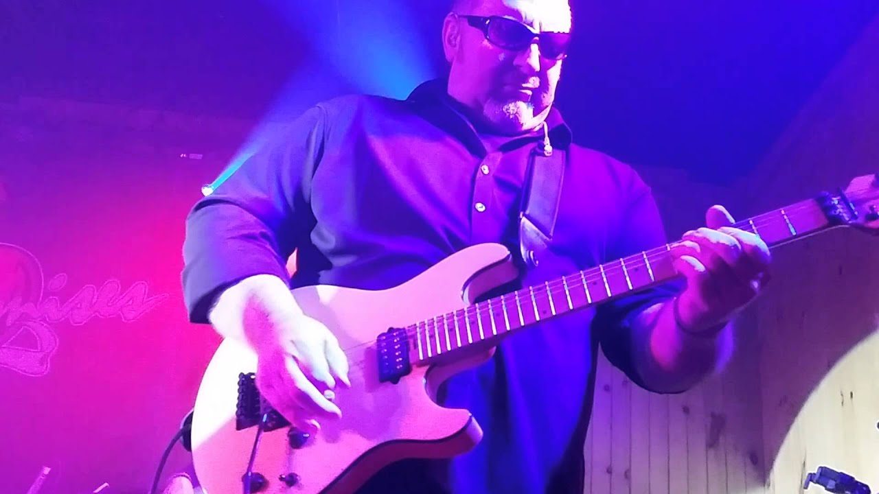 Hard Promises performing Tom Sawyer