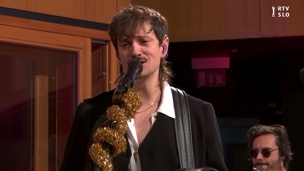 MRFY in godalci Simfoničnega orkestra RTV - Goff [Jutranji koncert] - YouTube
