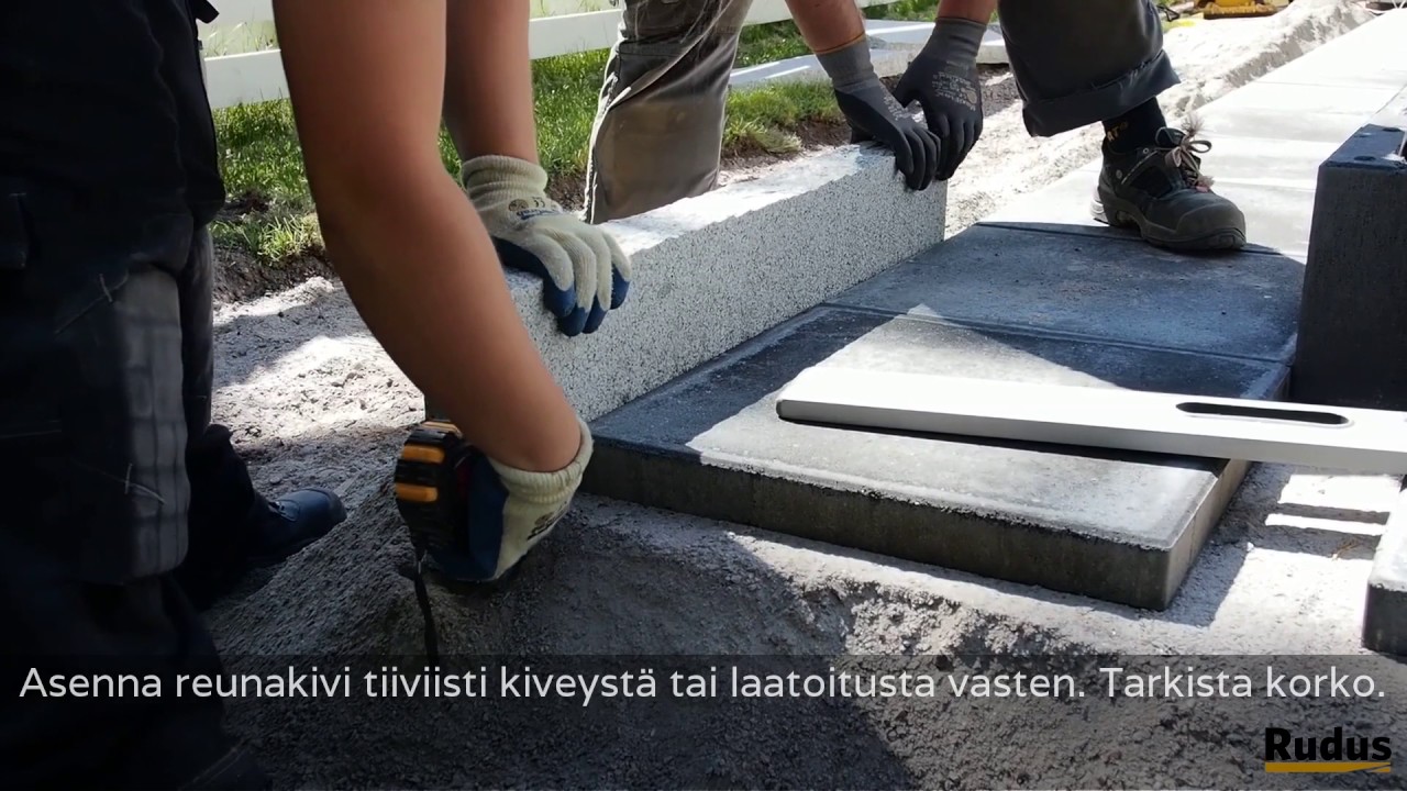 Reunakivien asennus
