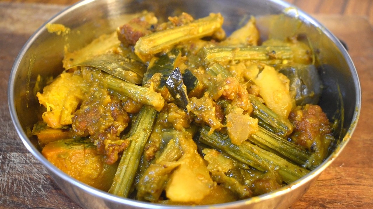 নিরামিষ ডাটা আলু বেগুন রেসিপির স্বাদ ৩দিন পর্যন্ত জিভে লেগে থাকবে || সজনে ডাটা বেগুন তরকারি |