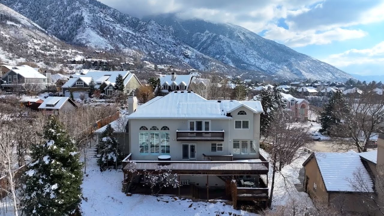 Pepperwood Canyon 3143 E Fawnwood Cv, Sandy, UT 84092 - 5br 3.5 ba 5034 Sq ft - House for Sale