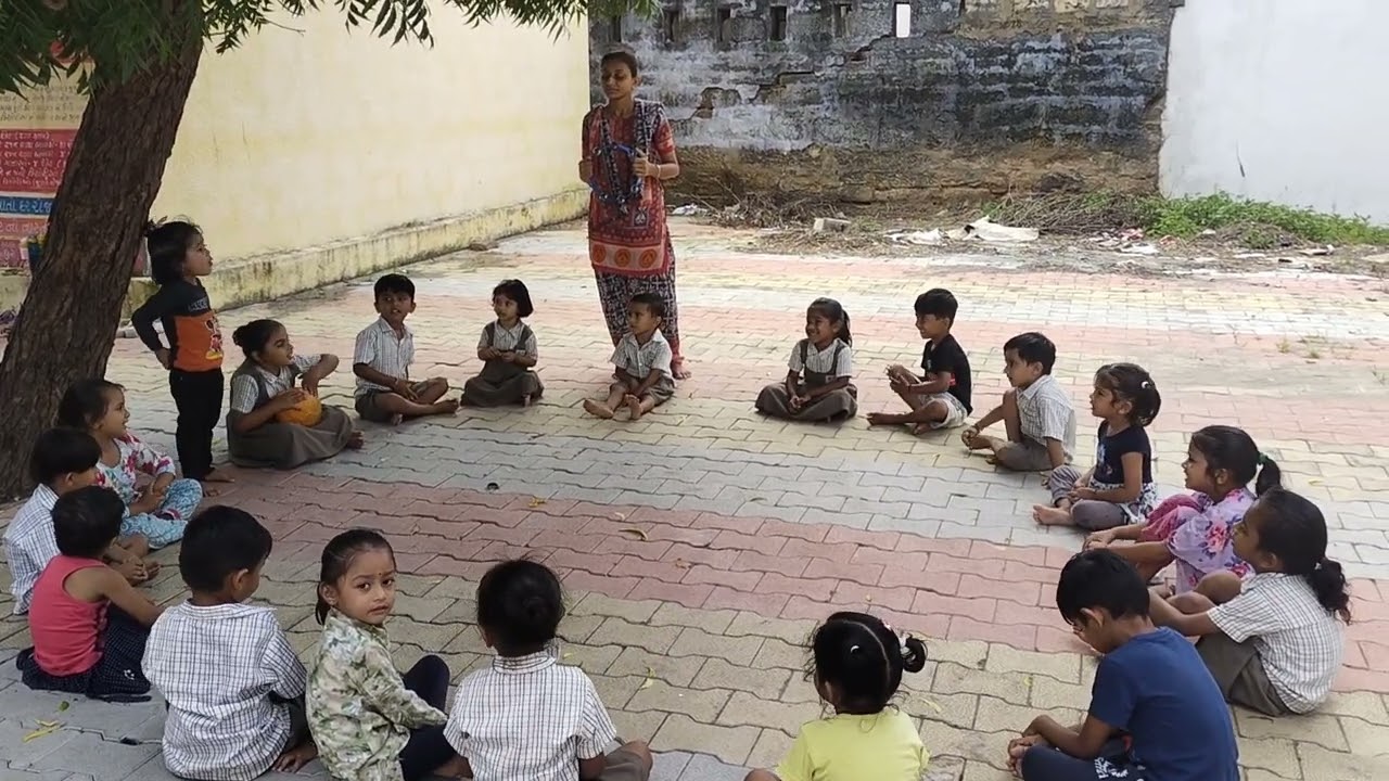 આંગણવાડી રમત (બોલ પાસ)