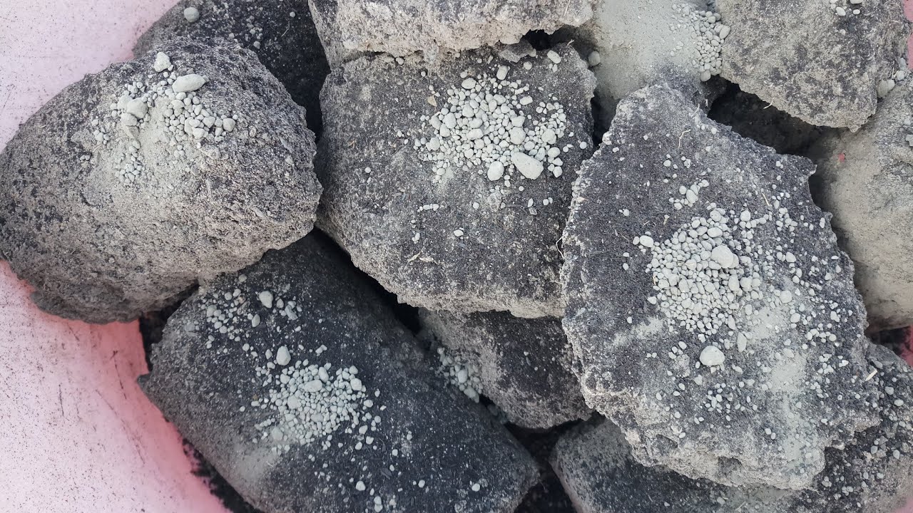 Gritty crunchy and Dusty 😜 pure charcoal crumbling DRY ♥️+ WET 💦@softnoiseasmr