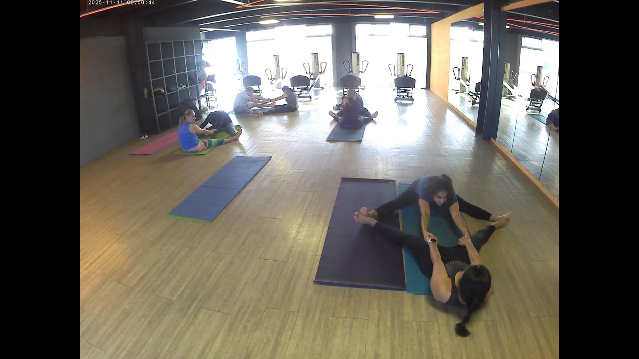 Práctica de acroyoga en Morelia