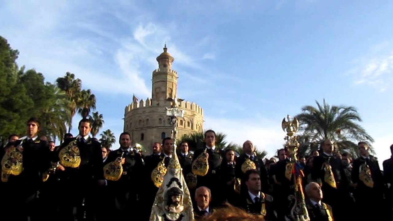 PRESENTACION AL PUEBLO (Dos Hermanas) en Madre Cigarrera 2012.