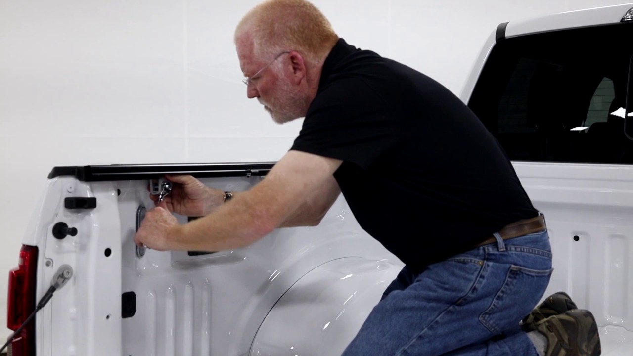 Installing the LoMax Hard TriFold cover