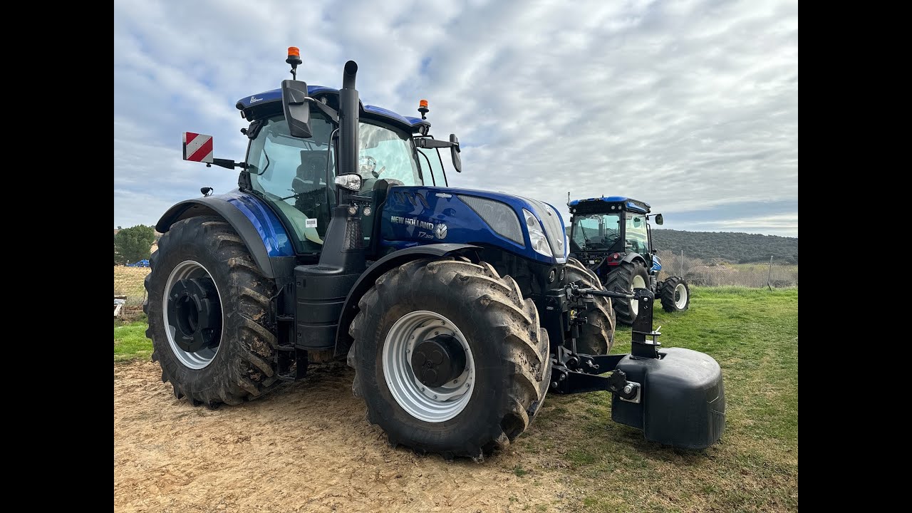 New Holland T7.300 LWB PLM INTELLIGENCE™