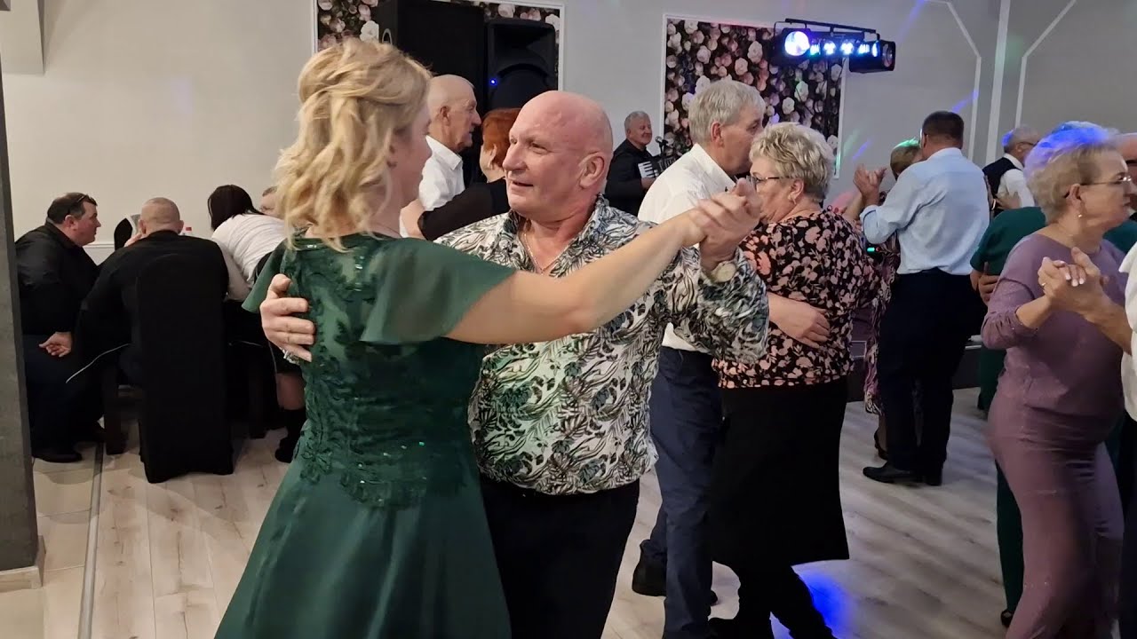 Dla tej pary taniec to życie, to relaks, to zabawa - piękny walczyk od Sylwii i Marka!
