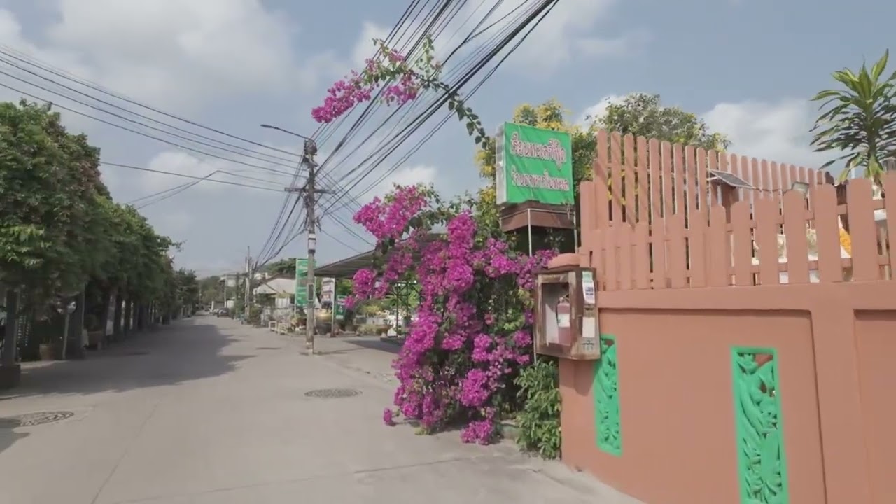 A morning walk past Baan Tah by the Sea and Manga & Hubba in Bang Sare, Sattahip 