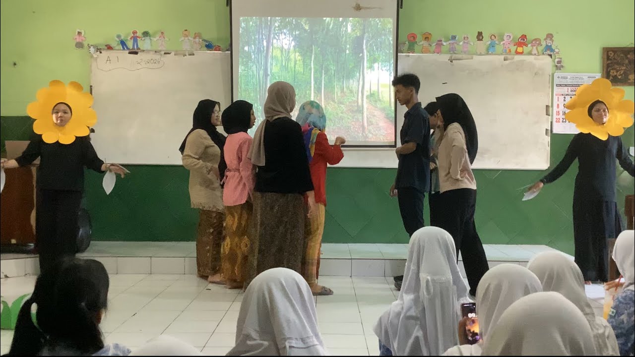Anggrek Wulan : 2E