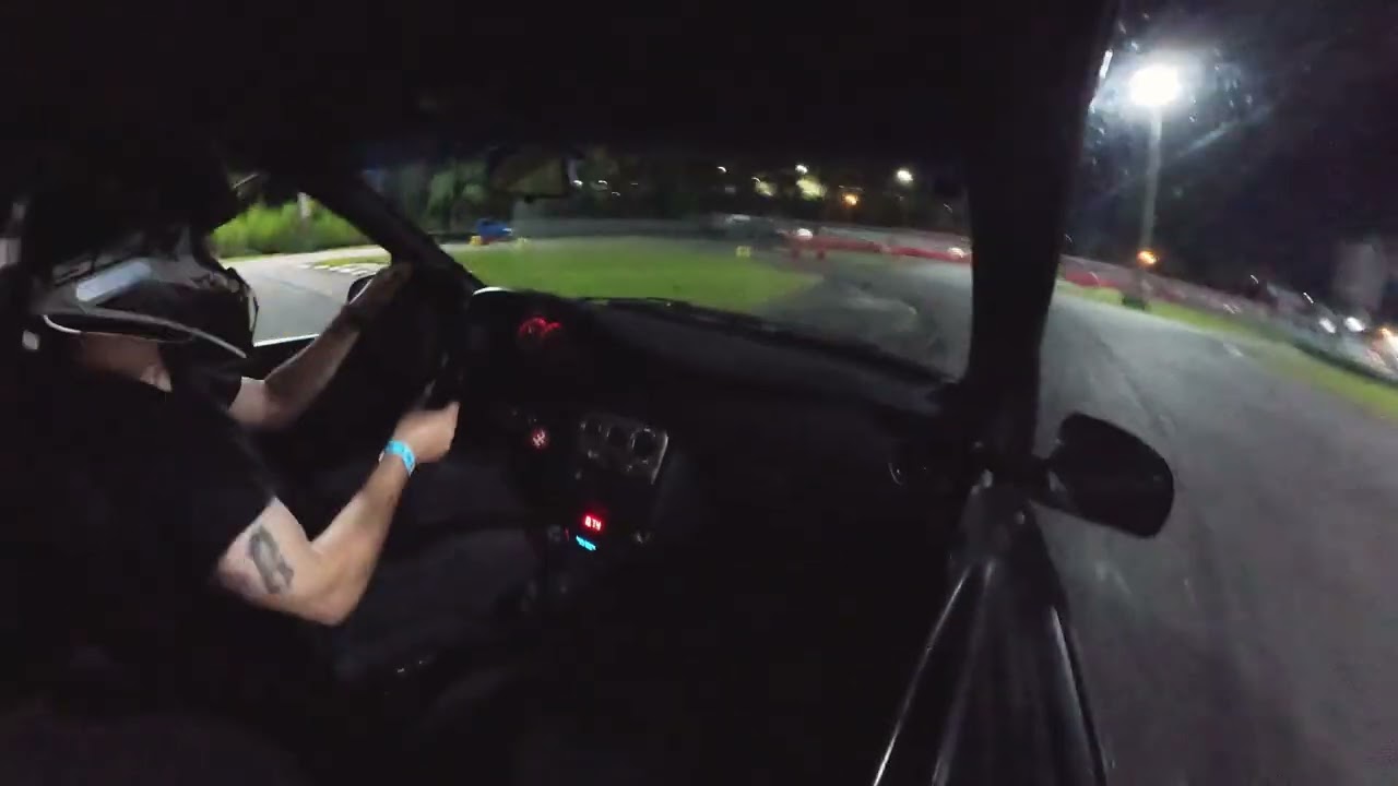 Chevrolet Celta 1.8 Pushing Hard on Track | Insane Acceleration! 🏁🔥