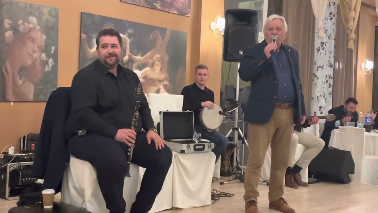 Τραπέζι χρυσοτράπεζο & Μωρ’ στολίστρα μου - Νίκος Γιαννακός