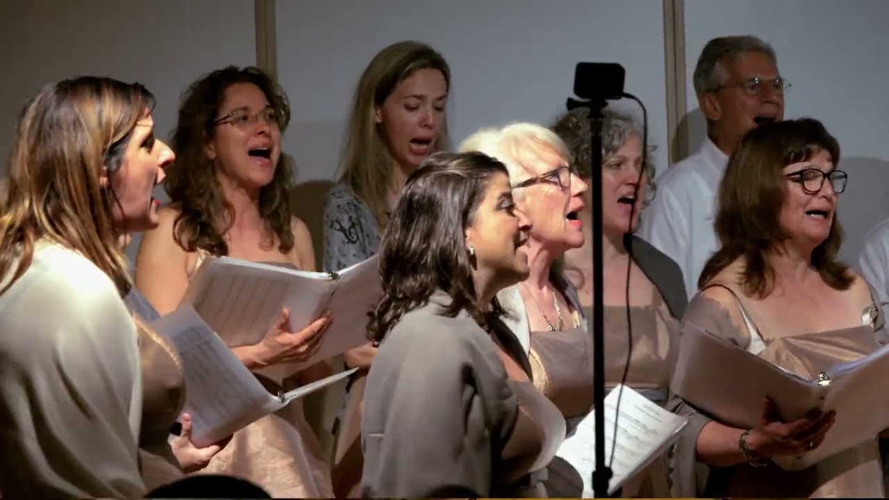 Coro Novo Spiritu  - Tumek uja kuimba (Lynn Zettlemoyer)