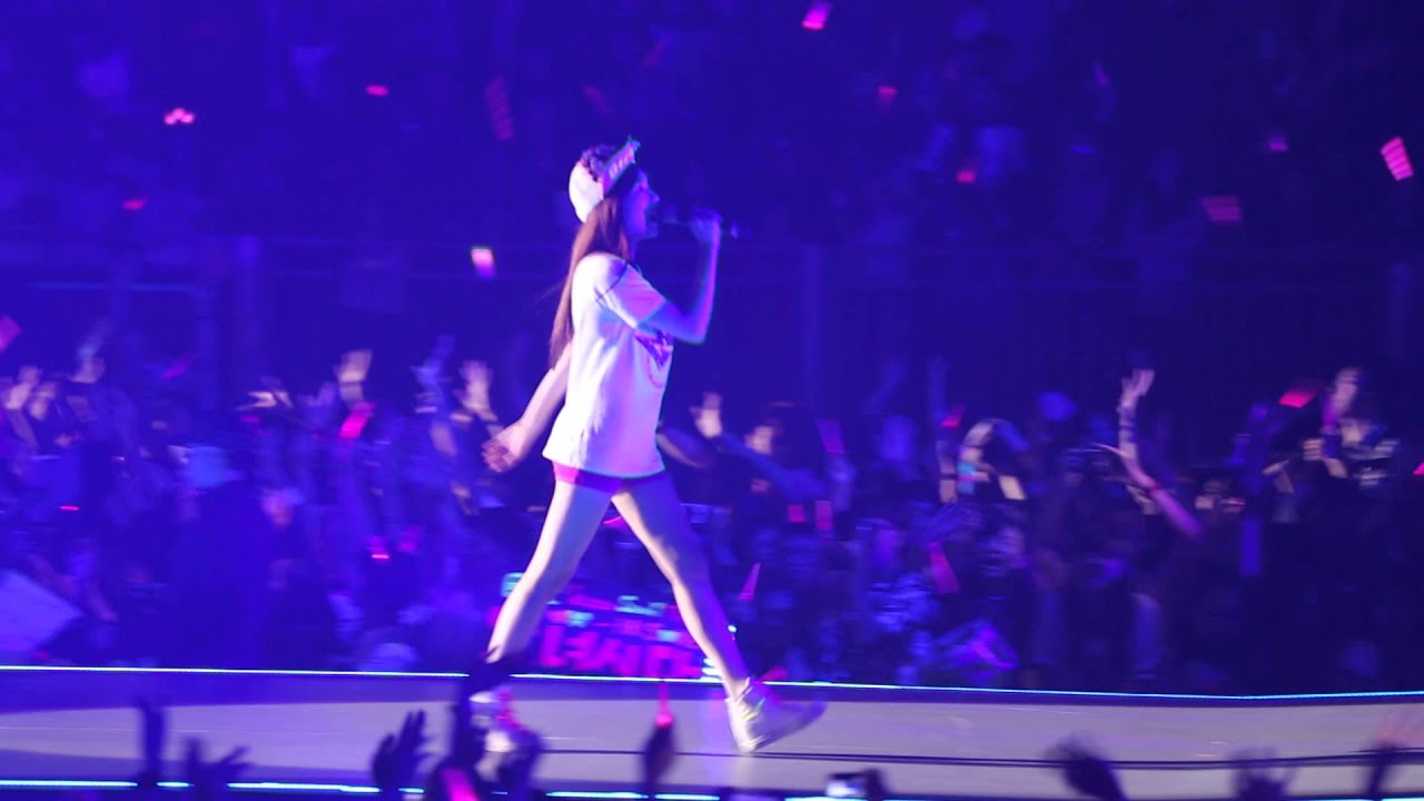 [Fancam] Twinkle - Girls Generation World Tour - HK 131110