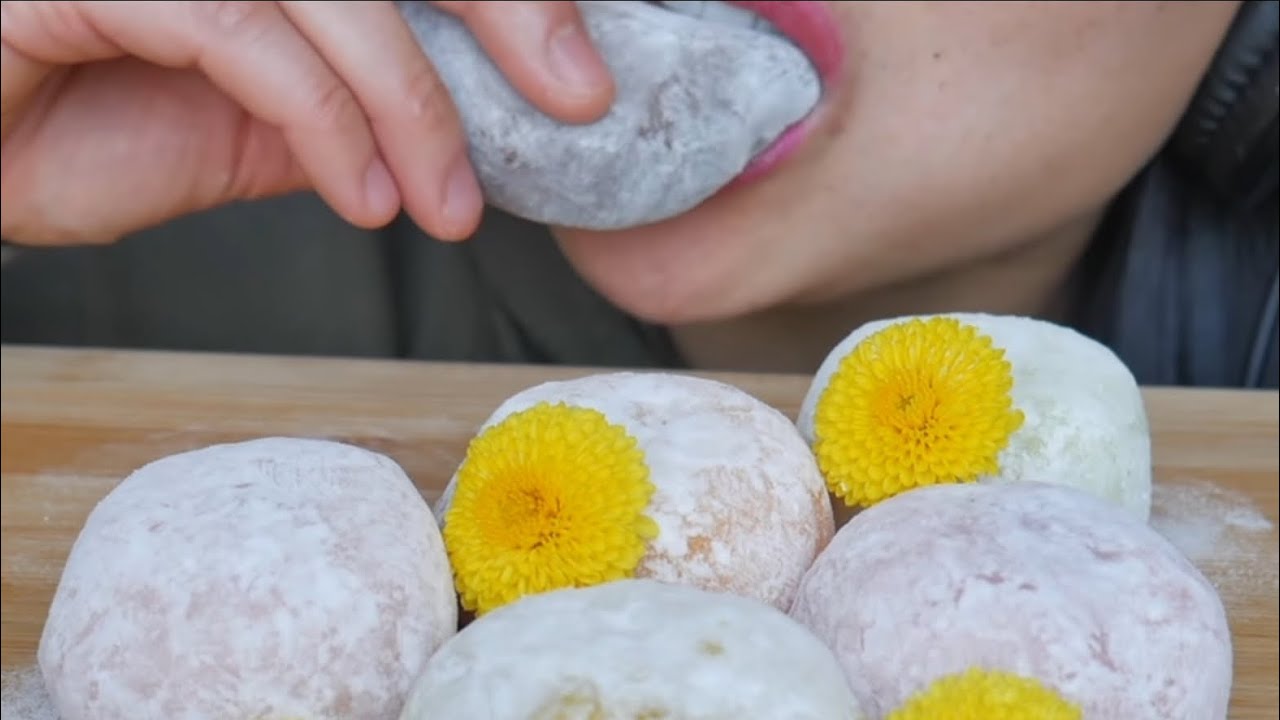 “Exploring the Delicious World of Mochi Ice Cream Flavors | ASMR Taste Test Adventure 🍡✨”