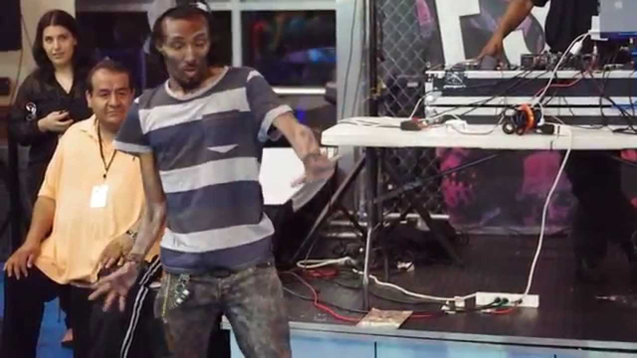 Marquese Scott and Dragon House Perform at the Escape FanFest