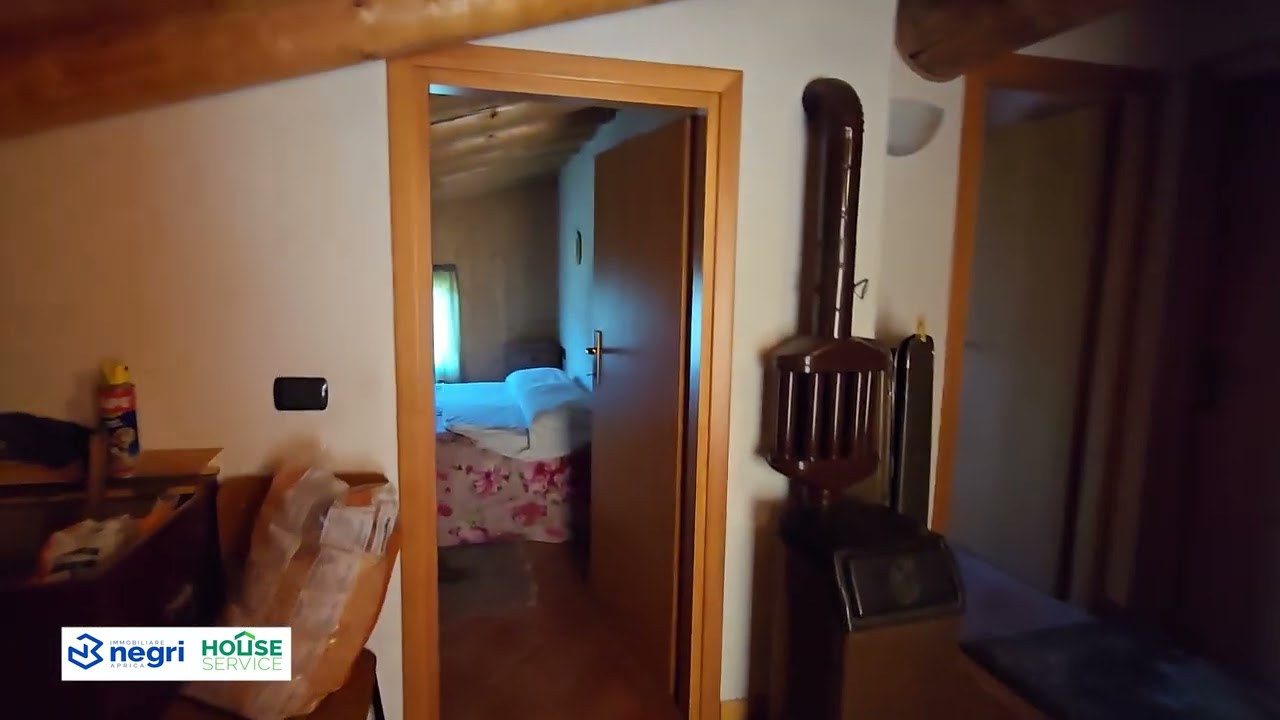 BAITA CON TERRENO IN VENDITA A 5 MINUTI DA APRICA