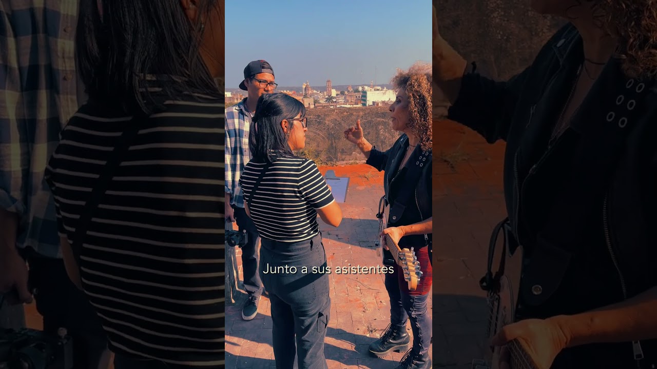 Cada plano pasa por sus ojos.