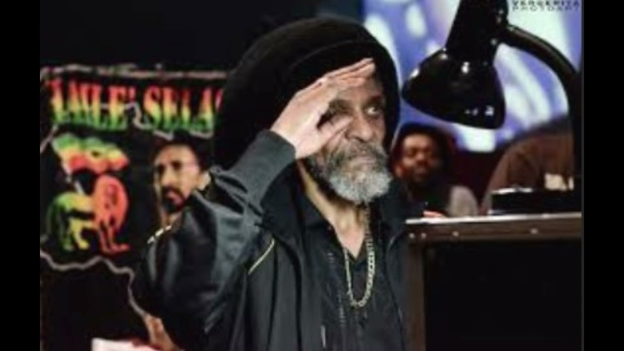 Jah Shaka Dropping Jah Give I Power In his own Way Southall 1980's
