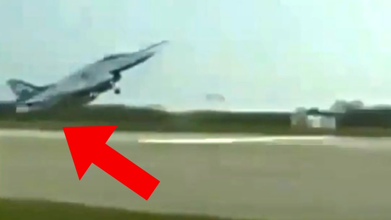 Fighter Jet NEAR Tailstrike while landing - Daily dose of aviation
