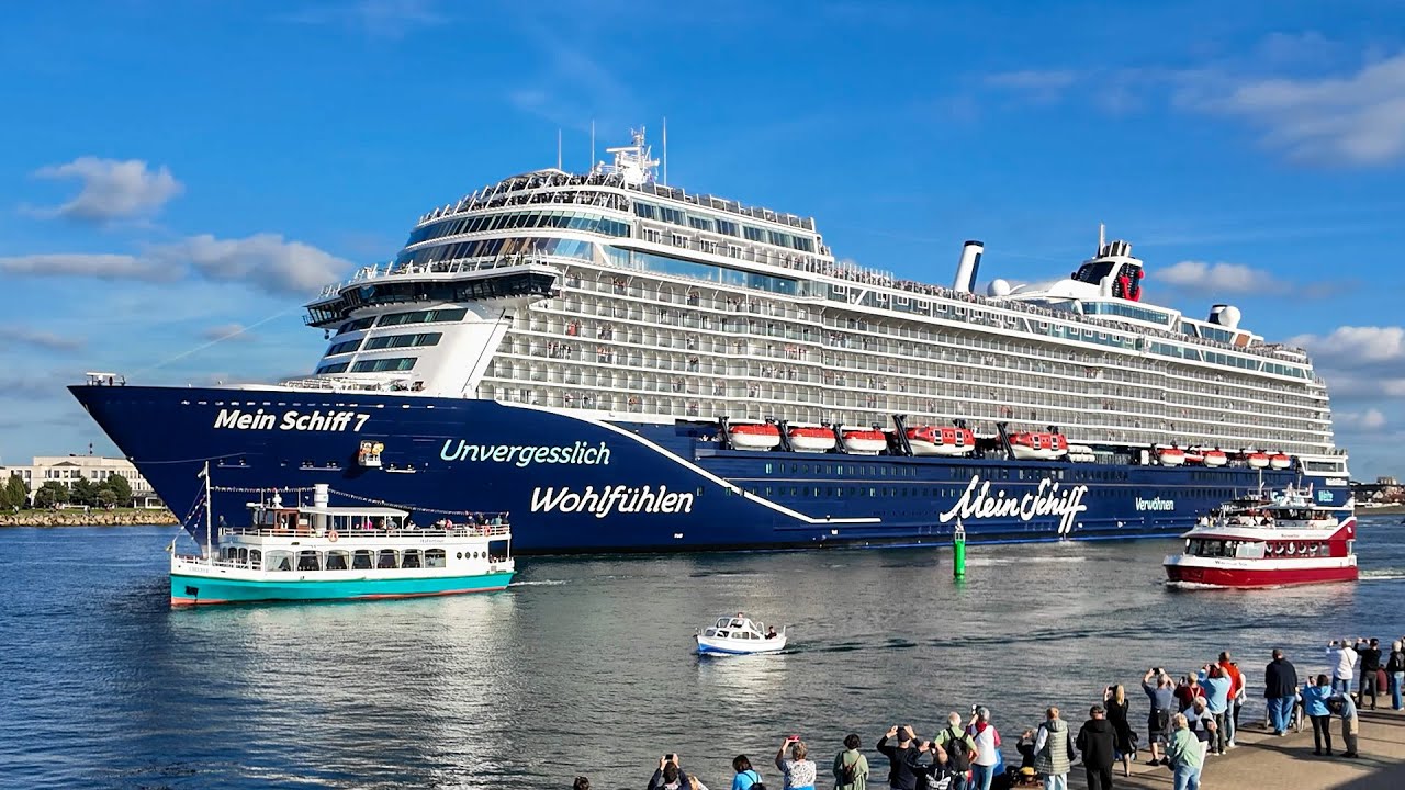 „Mein Schiff 7“ - Auslaufen aus Warnemünde