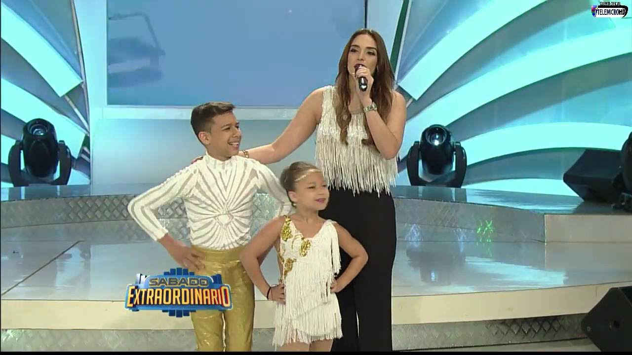 Niños se Roban el Show Bailando Salsa en Sábado Extraordinario.