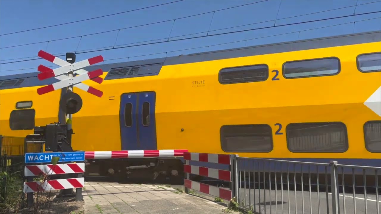 Spoorwegovergang Bunnik // Dutch Railroad Crossing