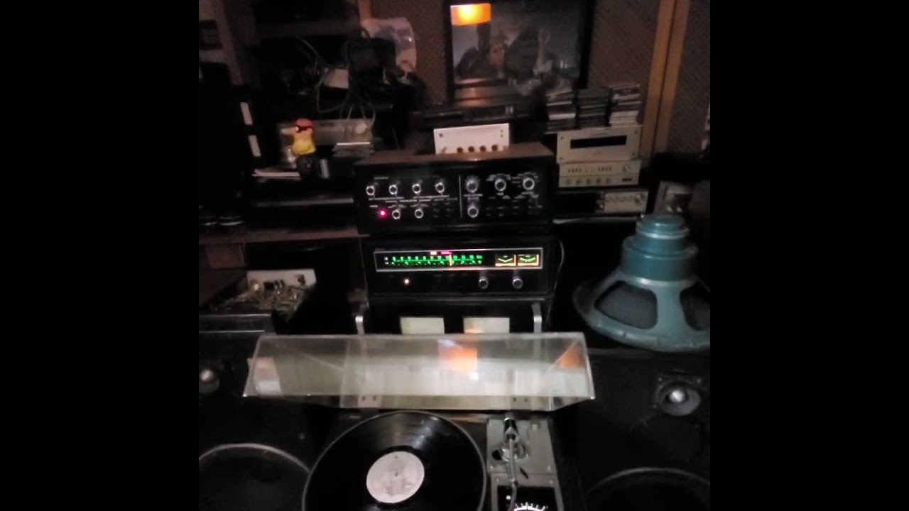 Diferencias entre un verdadero audiofilo , un mentiroso y un soberbio fracasado que se siente menos!