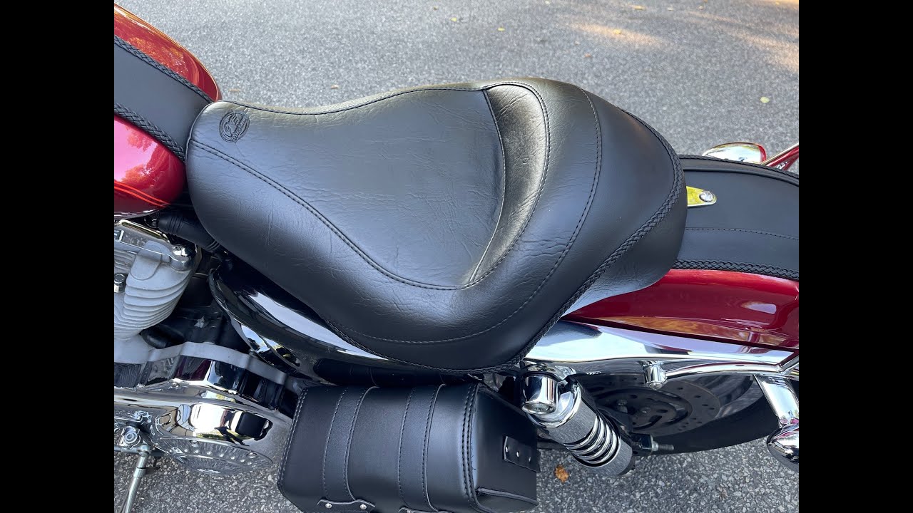 Mustang Solo Touring Saddle for 2004+ Harley Sportsters Review - Moto Mouth Moshe Episode #69