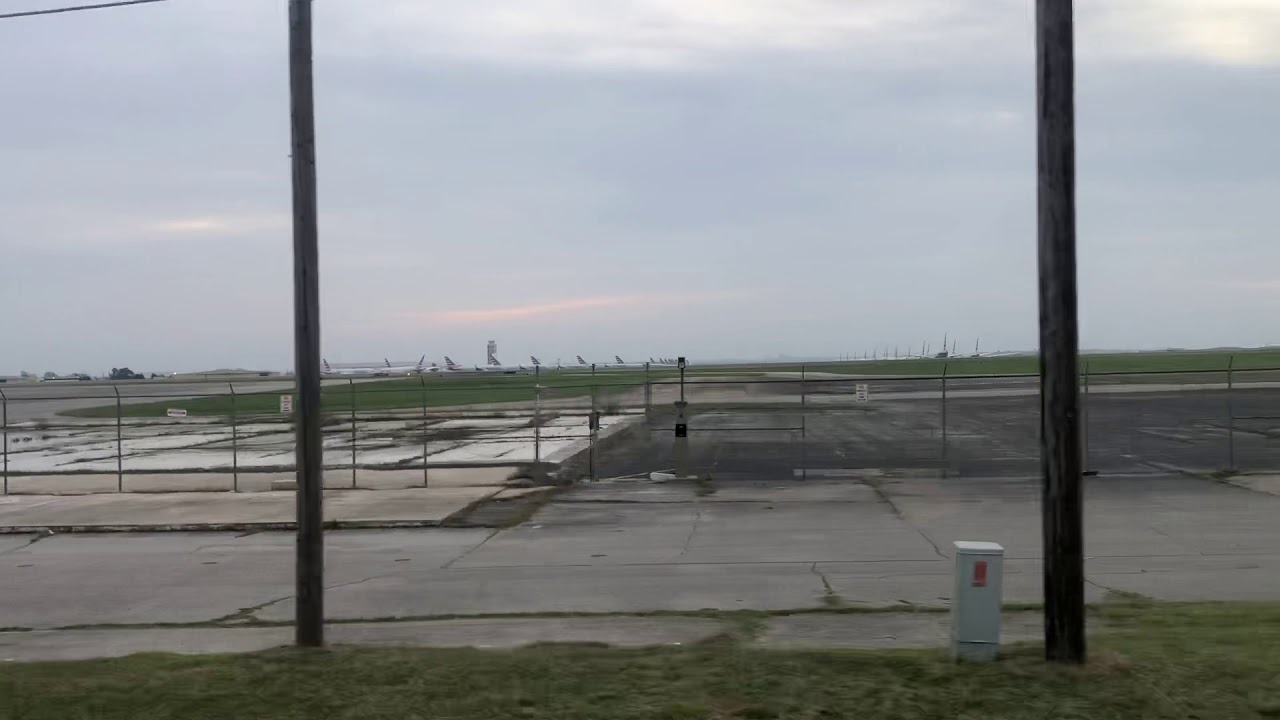 KTUL Runway 08/26 Closed