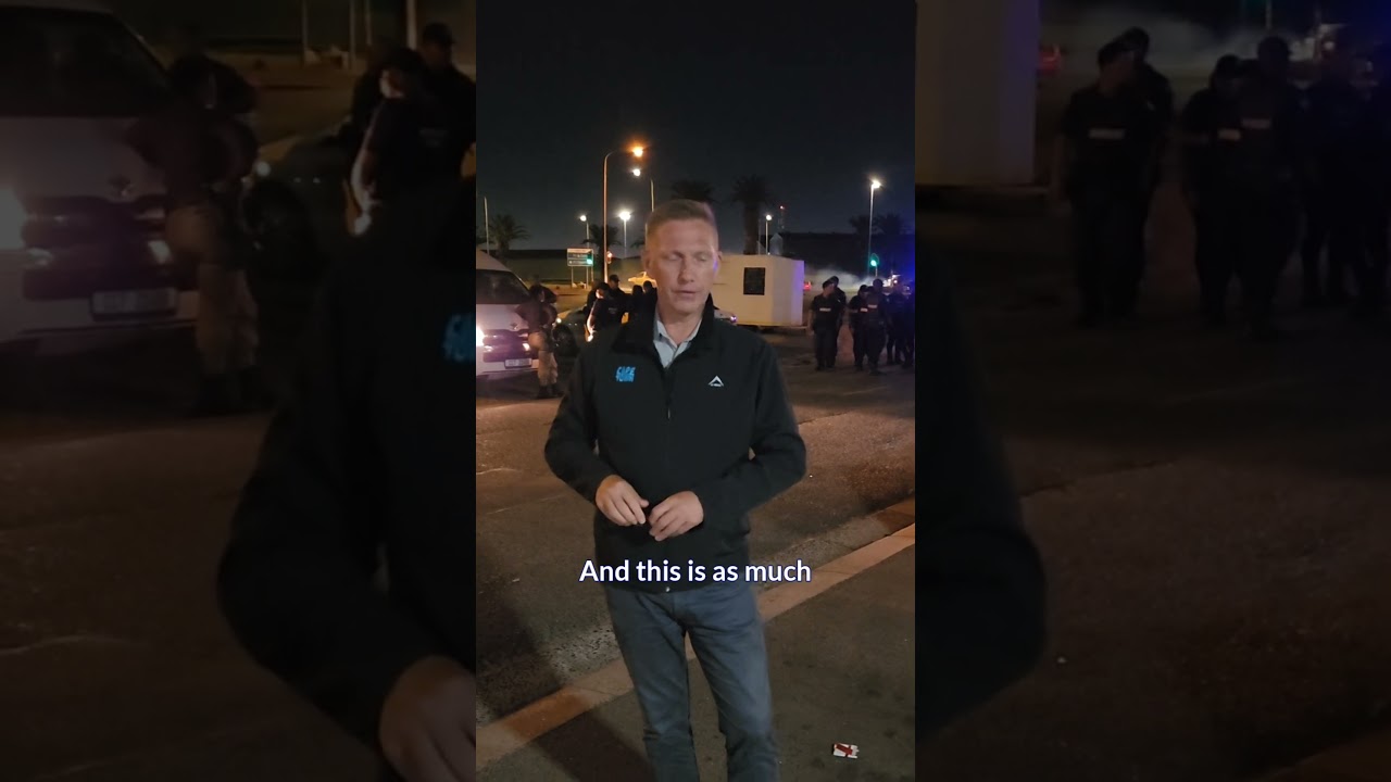 Джей Пи Смит отправляется в Элси-Ривер в составе оперативной группы по борьбе с бандитизмом и нар...