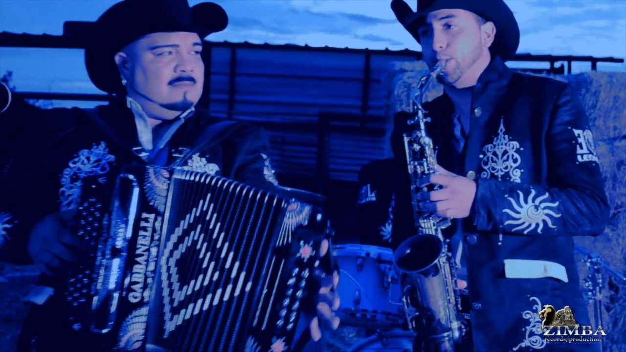NEW! NEW! AARON URIAS Video Oficial 