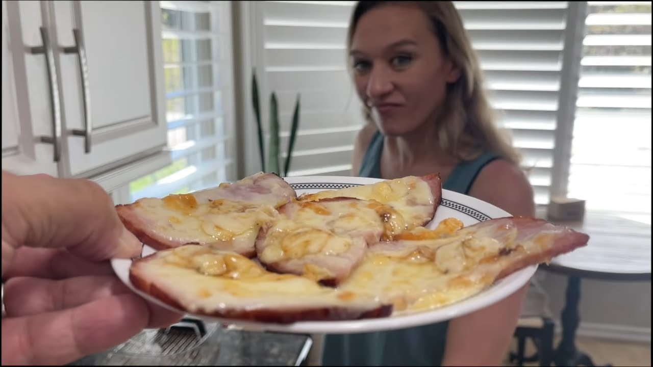 Моя жена готовит мне это каждый день... Это ТАК вкусно! (Пицца &laquo;Карнивор&raquo;)