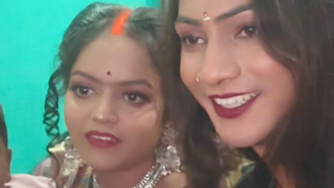 लाइव में डांस देखिए आप लोग