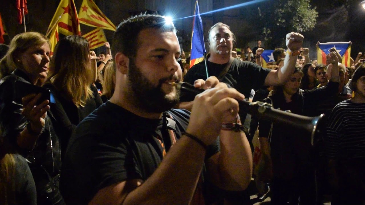 Emotiu 'Cant dels Segadors' amb una gralla i la veu de la ciutadania