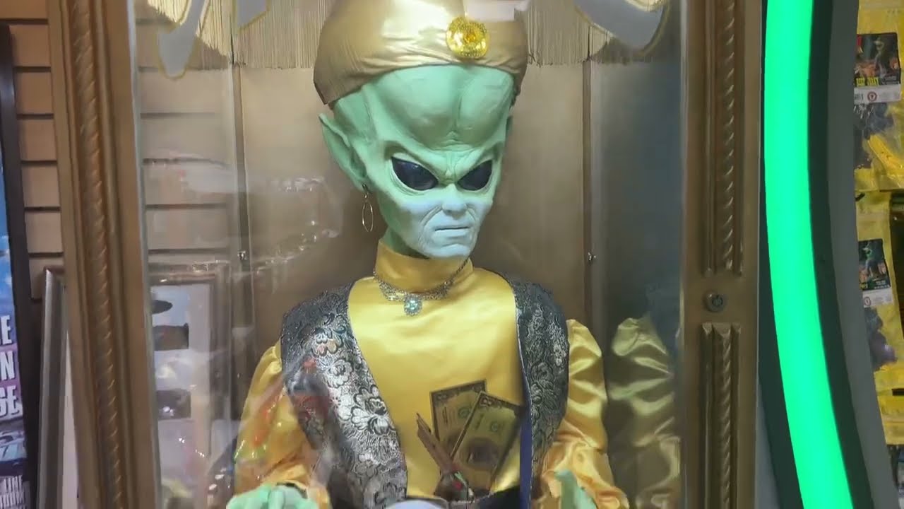 Alien Fresh Beef Jerky shorter video right into the attraction #roadsideamerica #vegasvlogger #vegas