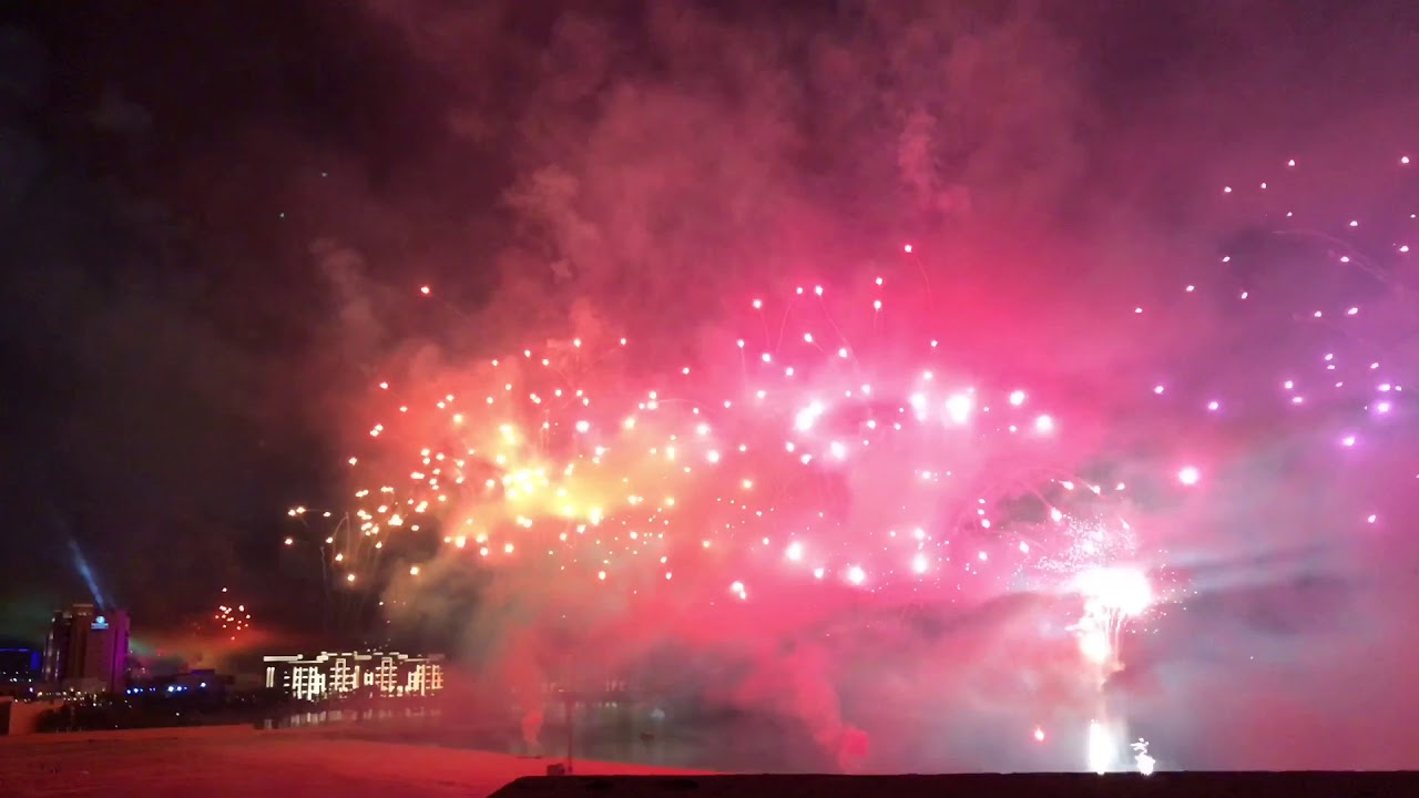 Al Marjan Island new year fireworks 2018 Dubai (UAE)