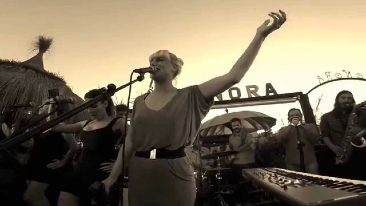 Aurora & The Betrayers/Take me away/Sonora Beach 2015