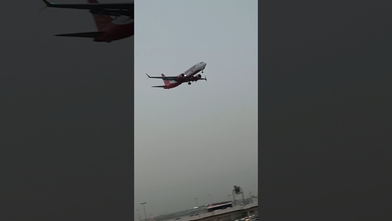 Spicejet Landing in Dubai Airport 🇦🇪 🛬 #india #dubai #flight #landing #shorts #yt #2023 #vlog #like