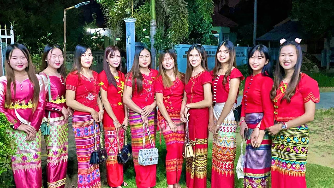 รำวงสาวบ้านเดื่อลอใต้เชียงตุงค่ะใครที่ชอบรำวงหรือมีงานอยากได้รำวงติดต่อมาได้ค่ะ
