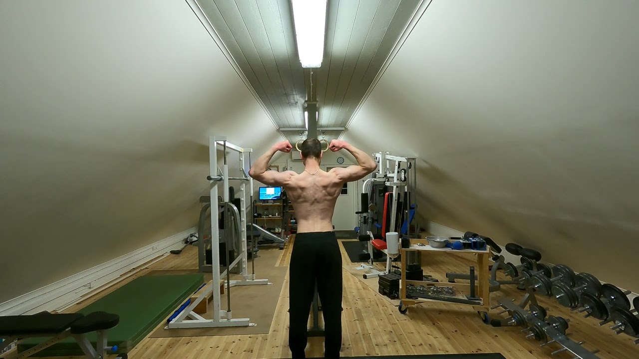 Gained 1 Kilo since last year, is it possible to see? Flex early 2026.