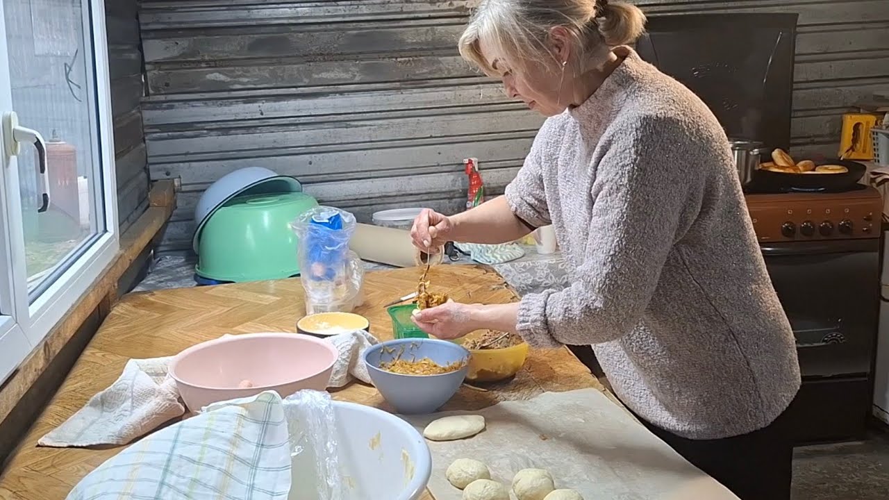 Новий бізнес‼️Пирожки від Петрівні,гривня штучка десять кучка‼️Ресторан Шуршавеллі💙💛