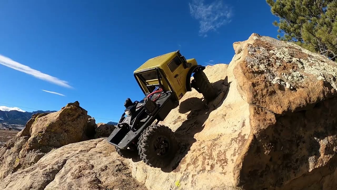 1/18th FMS LC80 & HobbyPlus Unimog - Insane, Fun, Challenging lines on some Amazing Rocks