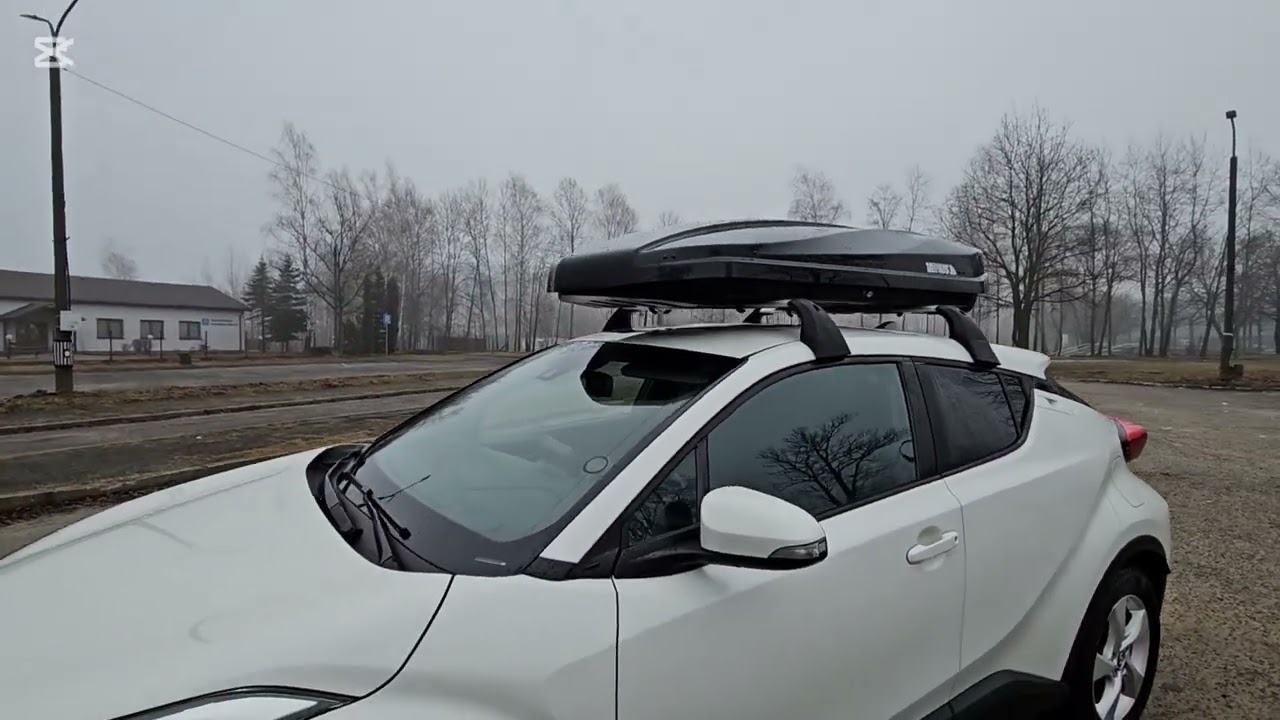 Toyota chr.  Box dachowy taurus strike 440.