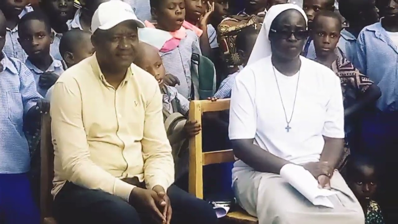 N'ubwo turi abanyamakuru,n'imivugo turabasha