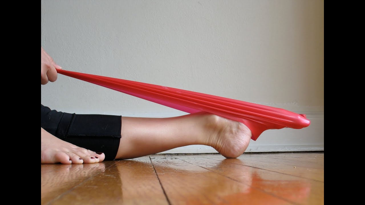 Fortalecimento de pés com theraband - Canal Cinco6sete8 - Exercises with theraband